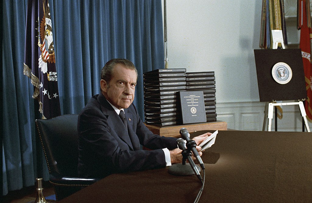 Predsednik Richard Nixon med televizijskim nagovorom javnosti v času afere Watergate - Foto: Wikimedia / Public domain
