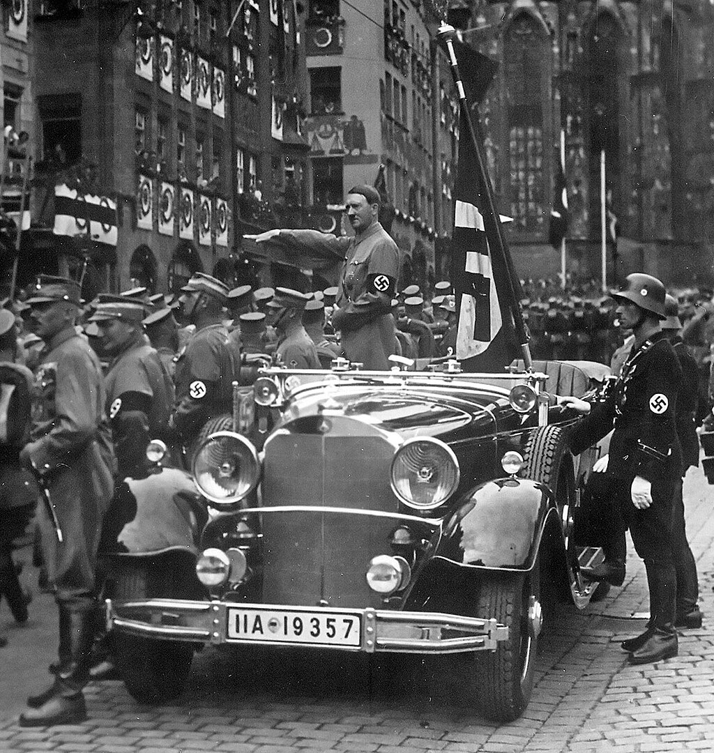 Hitler na Nürnberškem zborovanju 1935 - Foto: Wikimedia / Javna domena