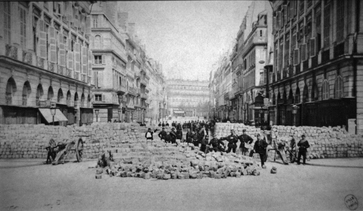 Barikada na trgu Vendôme med Pariško komuno - Foto: Wikimedia / Javna domena