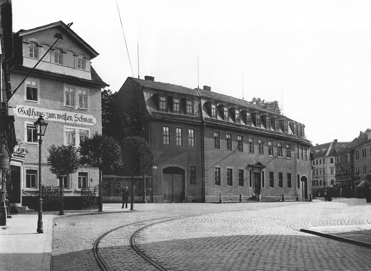 Frauenplan z gostilno Zum weißen Schwan in Goethejevo hišo - Foto: Louis Held Wikimedia / Javna domena