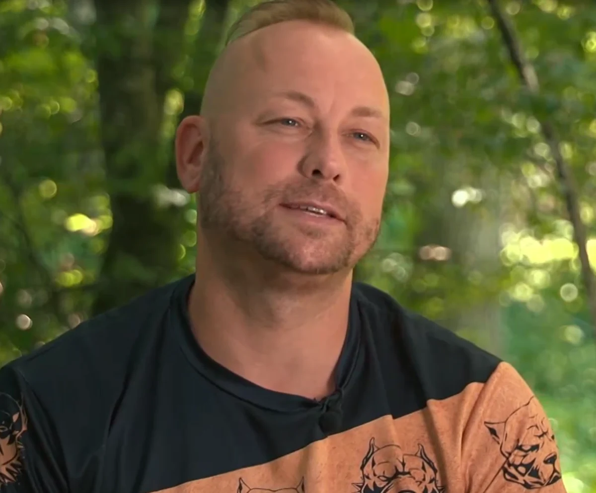 “Ne verjamem mu niti malo …” Dejan iskreno o Žanu in skrivnostnih namigih na Kmetiji