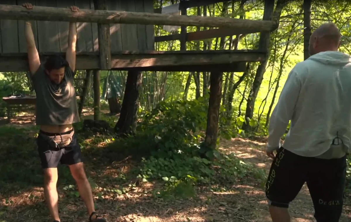 Jutro v kajži: Žiga napadel Dejana – nato pa še drama zaradi klobuka!