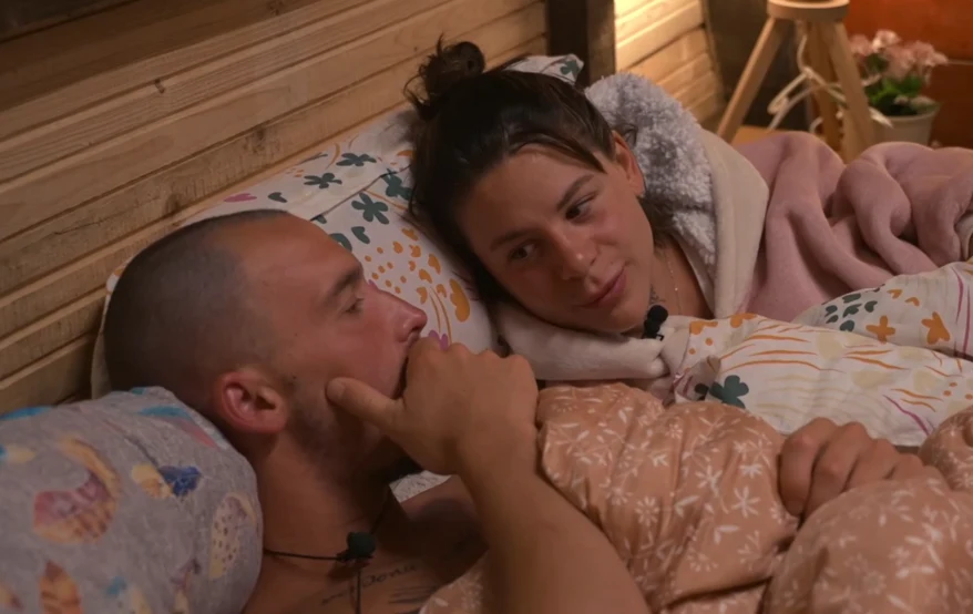 NOV PREOBRAT: Jan zdaj obrnil ploščo?! “Urški je žal…” – drama Kmetije dobila nepričakovan razplet