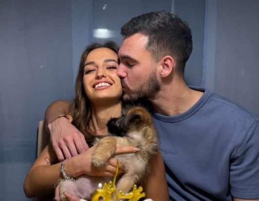 Poglejte te prizore: Kaja in Karlo končno brez skrivanja – slike vas bodo raznežile