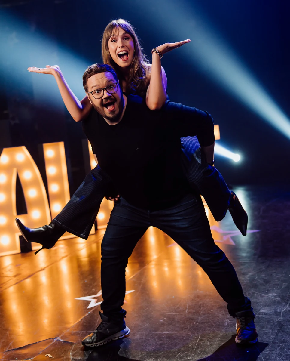 Nova voditelja Slovenija ima talent, Melani Mekicar in Sašo Stare, sta razkrila prve utrinke sodelovanja