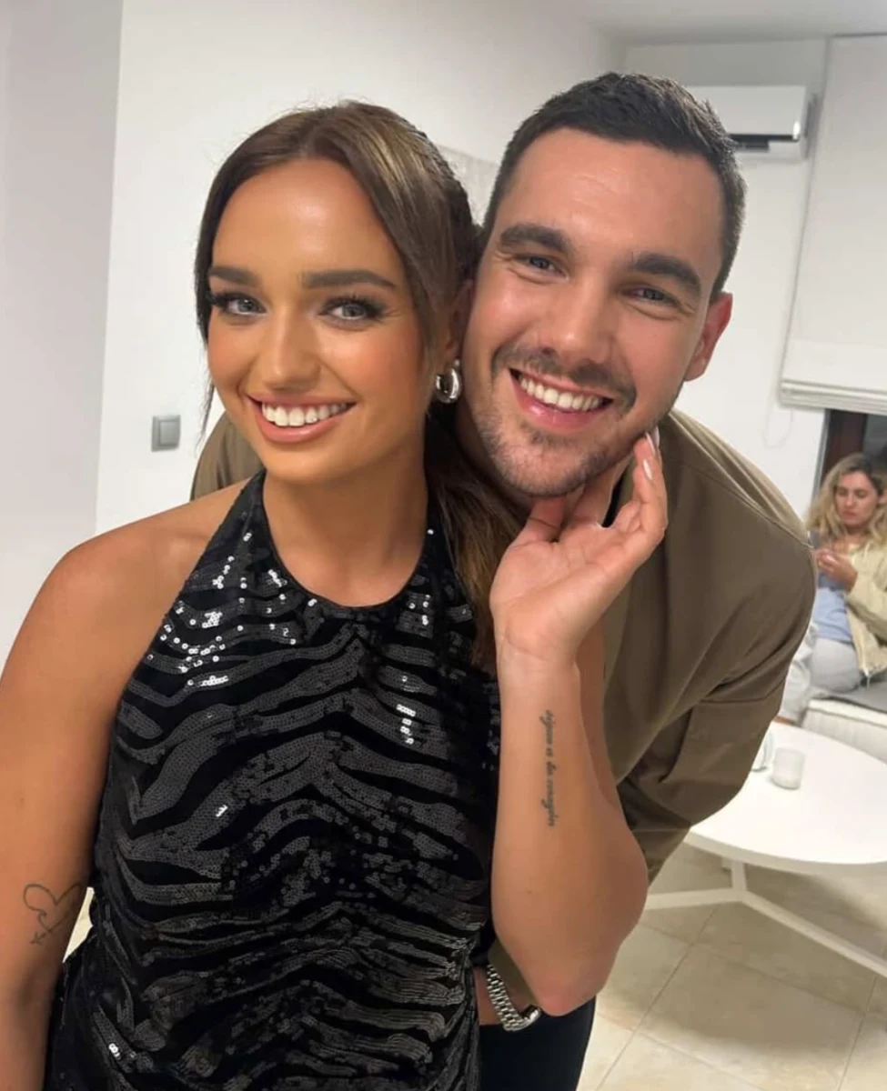 Kaja končno brez zadržkov: “Nikoli nihče ni bil tak do mene” – razkrila resnico o Karlu po šovu