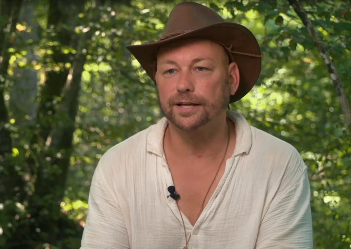 Ste videli, kako lepo punco ima Dejan? Če ostanem do obiska, jo bom zaročil pred celo Slovenijo