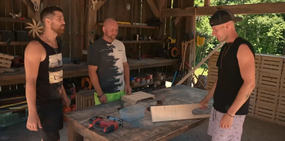 Po žrebu na Kmetiji ganljiv preobrat: Gregor in Dejan s potezo do solz presenetila Juša