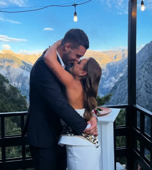 “To vam je kao čevap!”: Karlova izjava nasmejala splet, Kaja pa uživa na polno