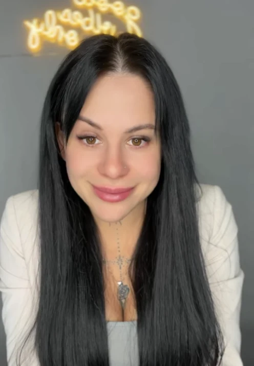 Urška iz Kmetije skoraj “umrla” na izletu?! Posnetek razkriva, kaj se ji je zgodilo