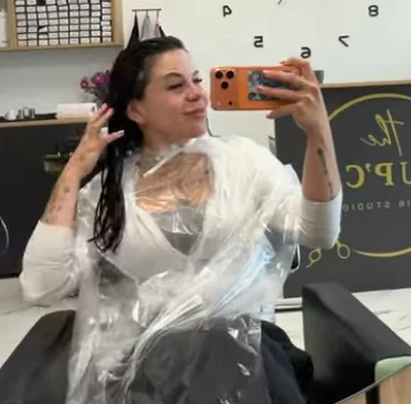 “ŠOK PREOBRAT PRI URŠKI GROS: "Odrezala lase" in preteklost – poglejte njeno novo frizuro!