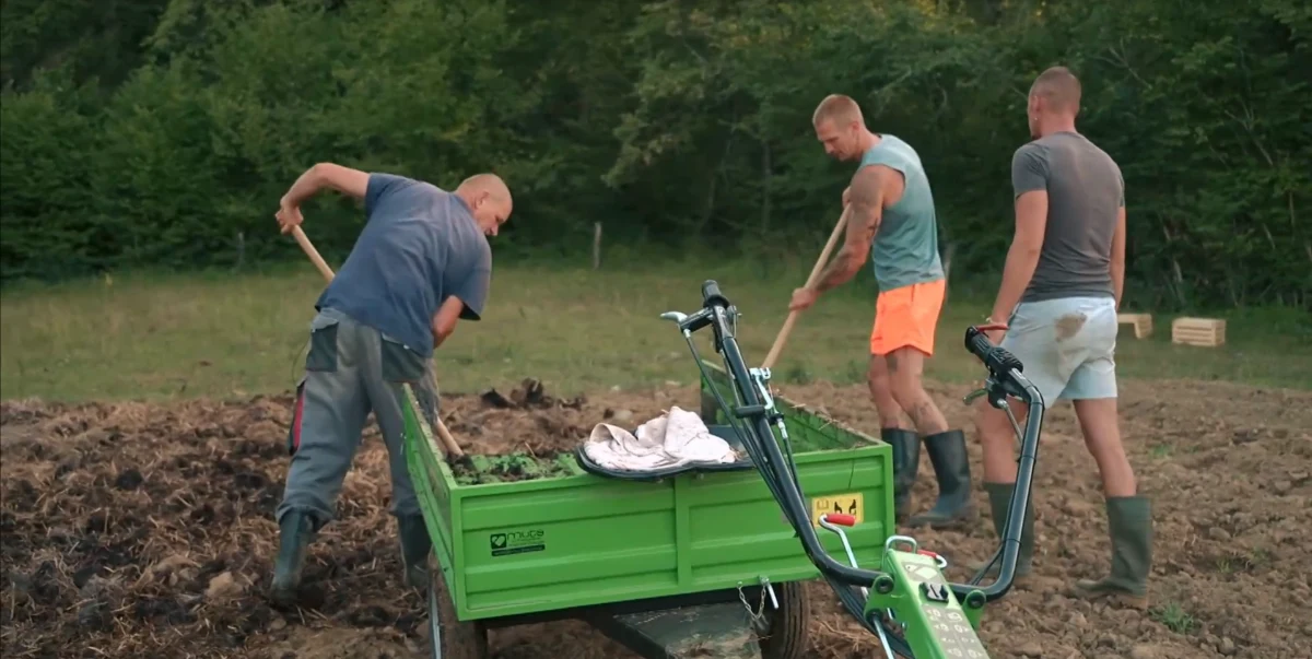 Na Kmetiji nič več ni sproščeno! Zaradi tega med tekmovalci raste panika