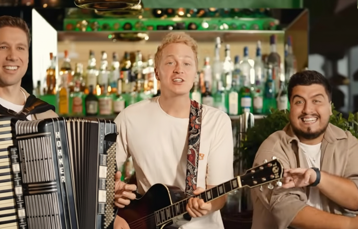 Ansambel Saša Avsenika & Fäaschtbänkler - Foto: Youtube/Posnetek zaslona