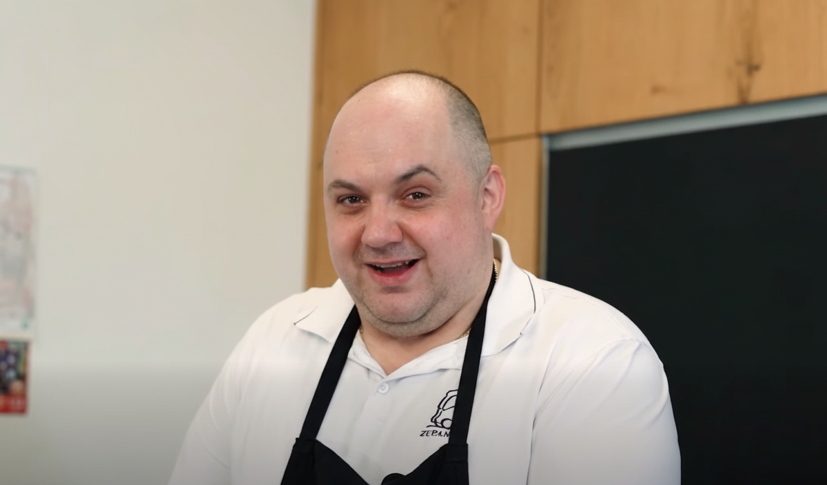 Rok Švab ob redkih prostih trenutkih rad poprime za kuhalnico