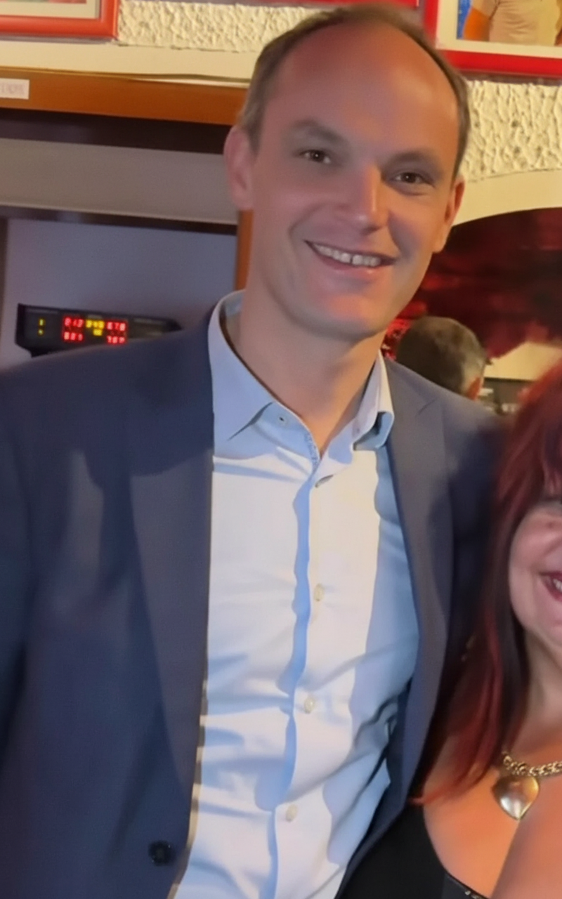 Anže Logar v Pivki prejme kompliment - Foto: Facebook/Anže Logar