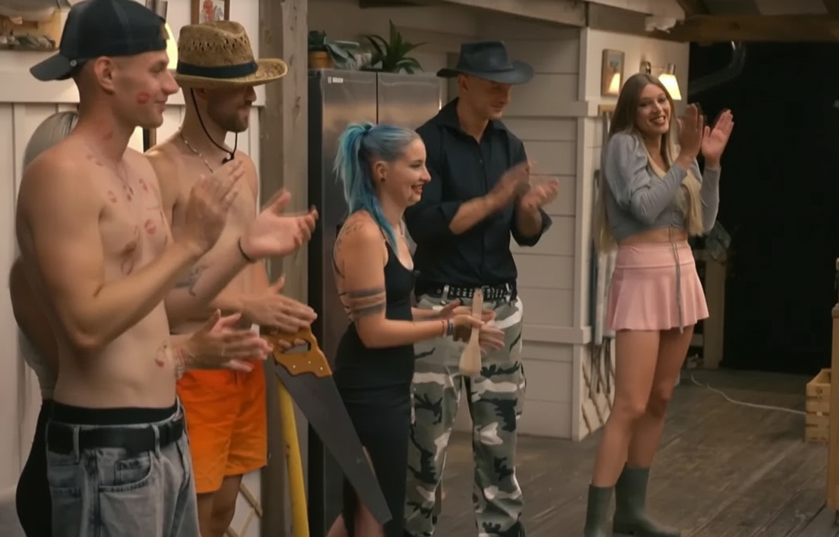 Udeleženci Kmetije v modnih oblačilih - Voyo/posnetek zaslona