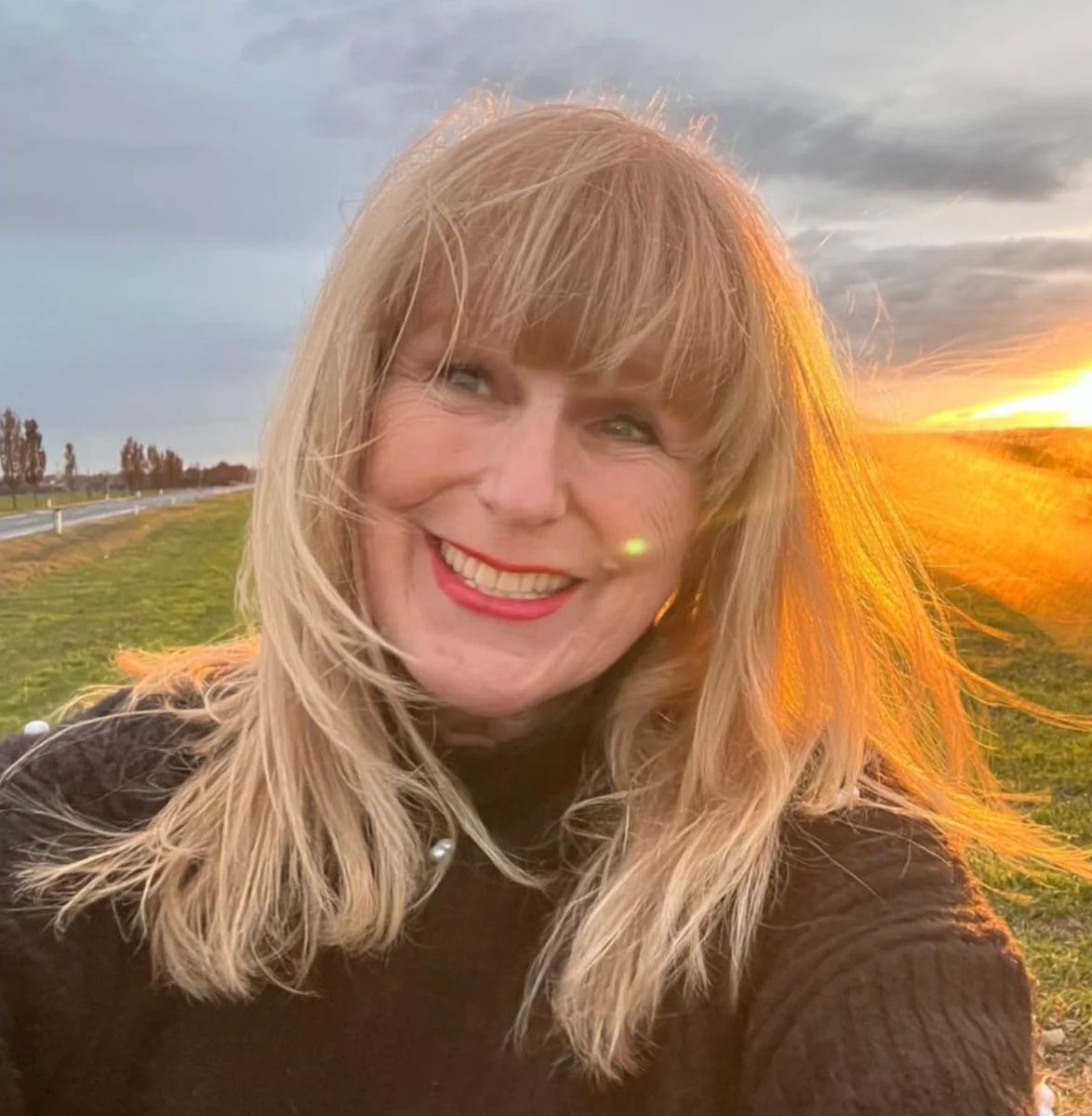 Zvezdana Mlakar z zapisom o politiki in volitvah - Foto: Facebook/Zvezdana Mlakar