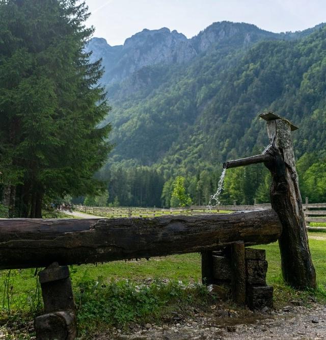 Skrita alpska dolina, ki jo je ta vikend res vredno obiskati – brez gneče in z razgledi, ki jemljejo dih