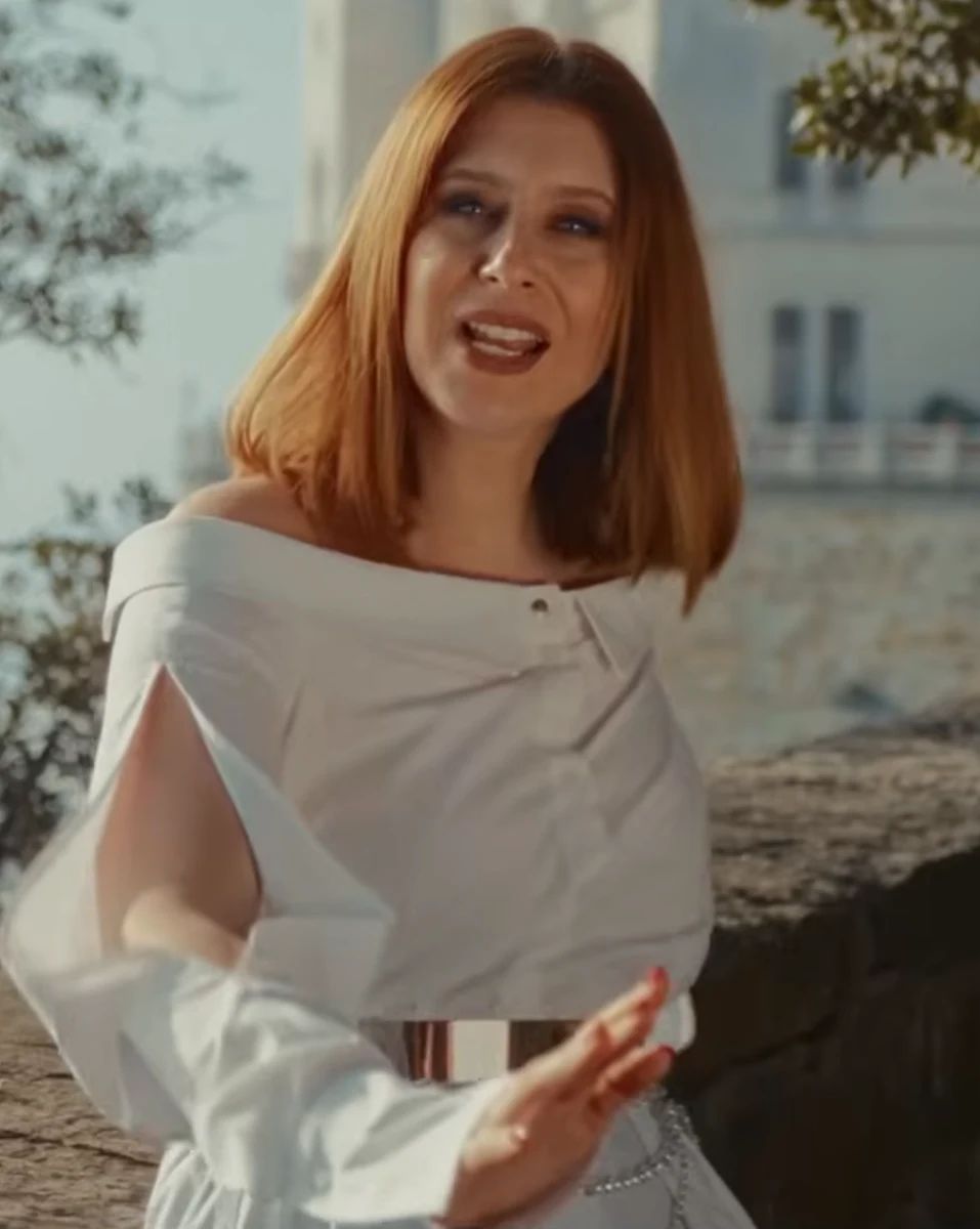 Eva Boto deli čustveno glasbeno zgodbo