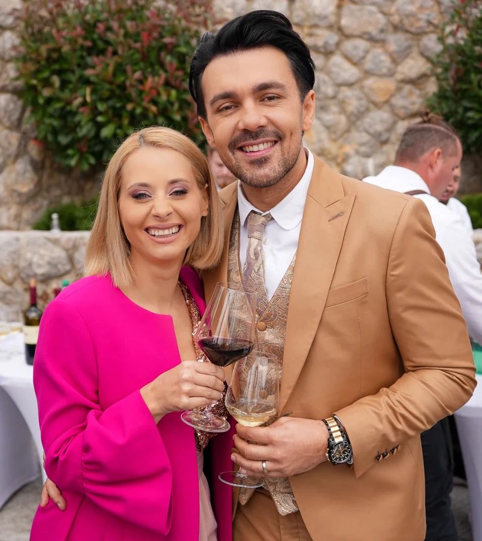 Intimen trenutek, ki je očaral oboževalce - Foto: Facebook/Maraaya