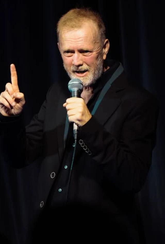 Matjaž Javšnik ponosno pokazal hčerko: Živa zablestela na maturantskem plesu