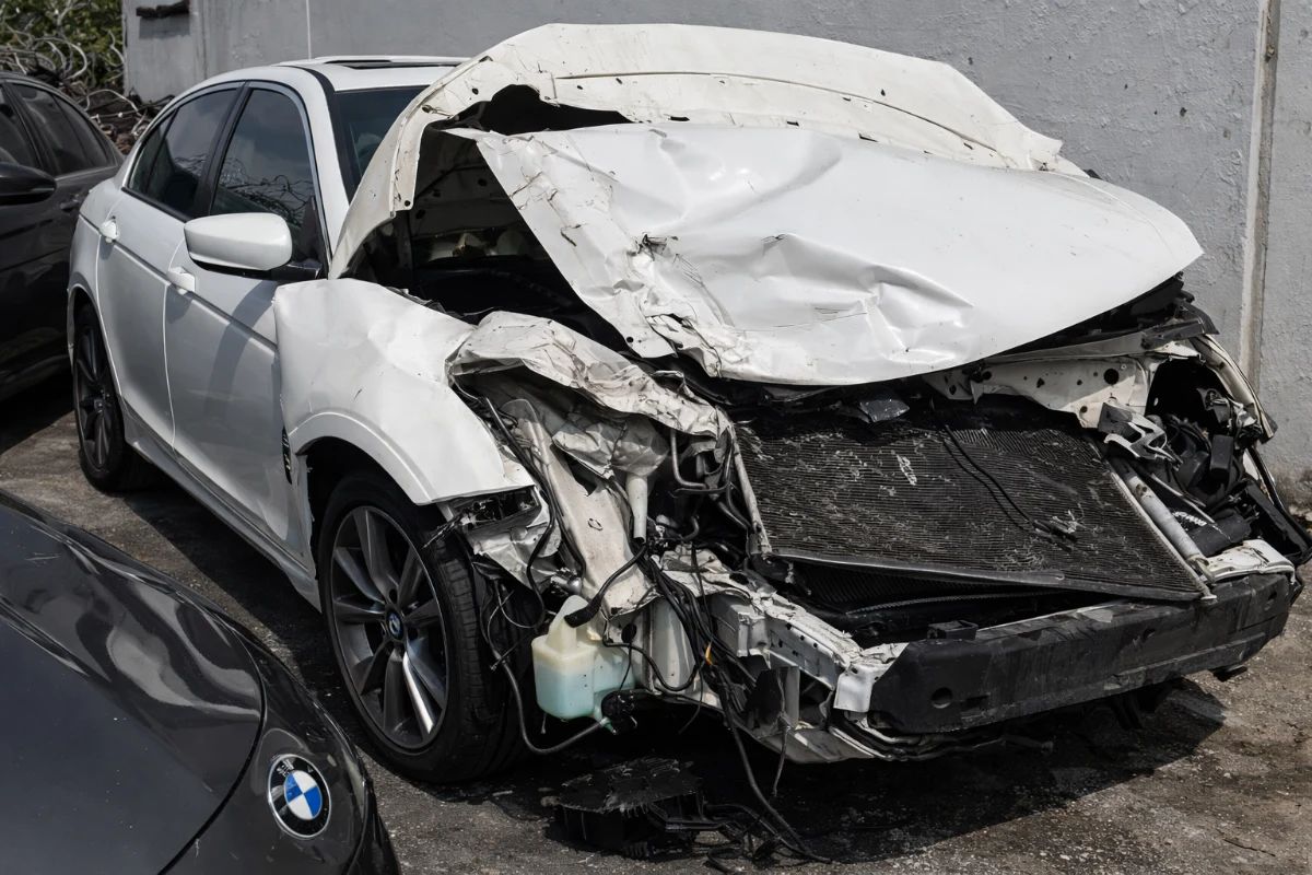 Razbitine avtomobila