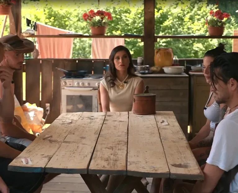 Natalija Bratkovič med izbiro dvobojevalca na Kmetiji