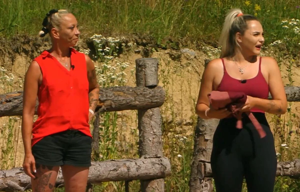 Aleksandra sproščeno čaka na začetek dvoboja brez znakov nervoze - Voyo/posnetek zaslona