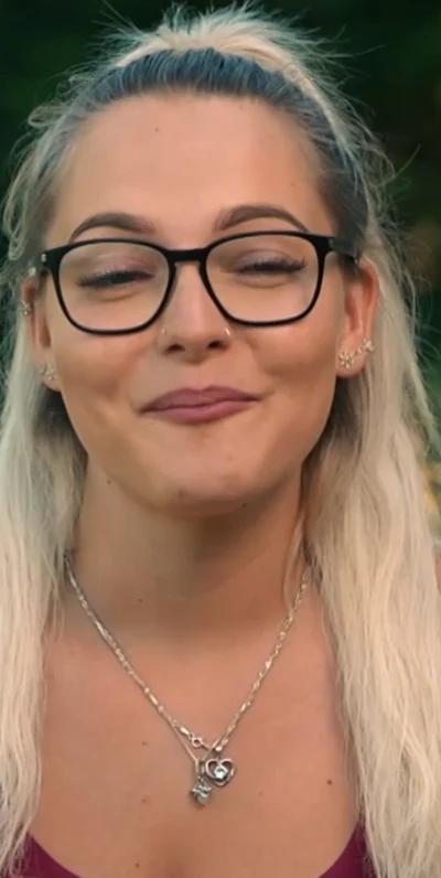 Poglejte, kaj je Ema sporočila tekmovalcem – pri Aleksandri je postalo še posebej vroče, za glavo družine pa je izbrala?