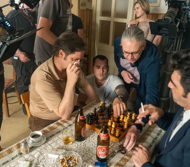 Belo se pere na devetdeset: film, ki je ganil Slovenijo, zdaj prihaja na TV