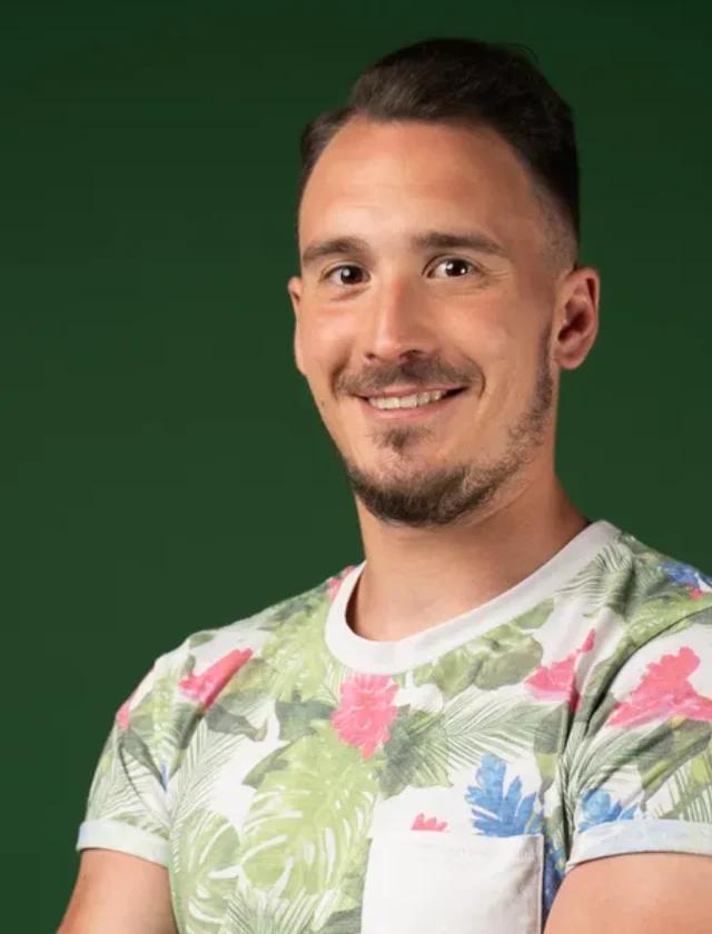 Žan in Mark vse bolj javno razkazujeta ljubezen – oboževalci Kmetije NAVDUŠENO brišejo solze!!!