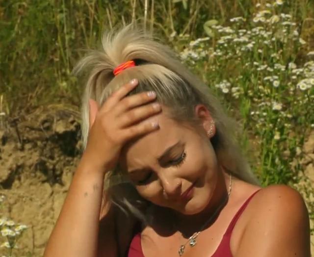 PO IZPADU IZ KMETIJE EKSPLOZIJA: Ema razkrila DRAMO – “La Toya mi je hotela prevzeti fanta Jana!”