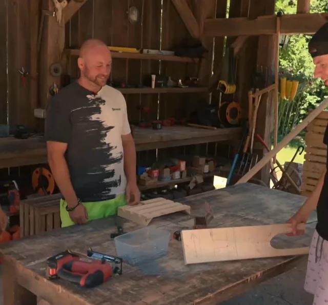 Po žrebu na Kmetiji ganljiv preobrat: Gregor in Dejan s potezo do solz presenetila Juša