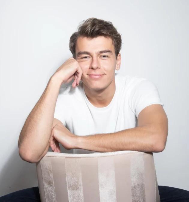 Zvezdnik serije Divlje pčele pokazal brata – sledilci obstali ob eni podrobnosti