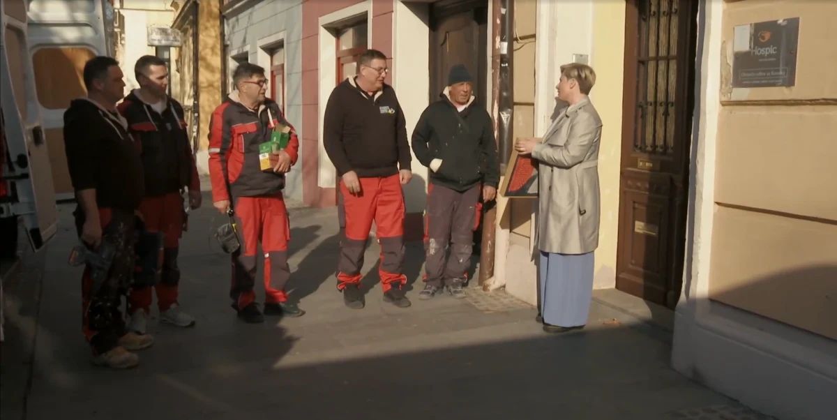 Ekipa Delovne akcije med intenzivnim delom na prenovi - Voyo/posnetek zaslona