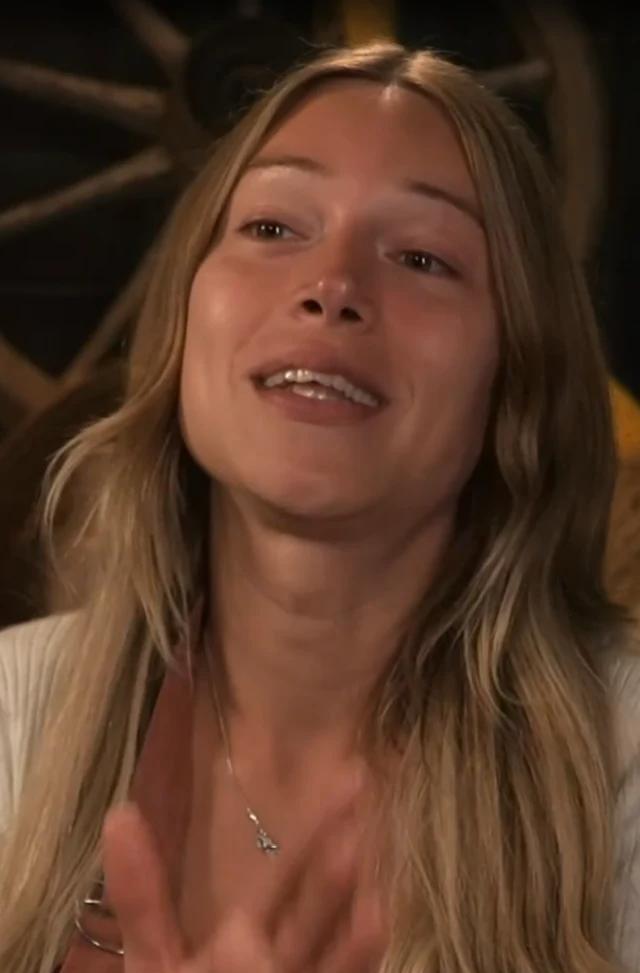 SOLZE SREČE V HLEVU! Pia končno dočakala obljubo – to sporočilo ji je dalo NOVO MOČ!