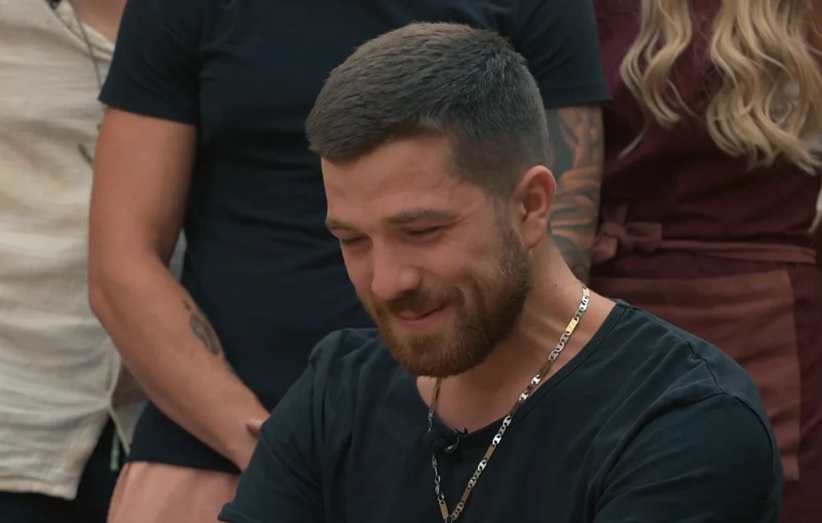 Gregor med ogledom sporočila./VOYO posnetek zaslona