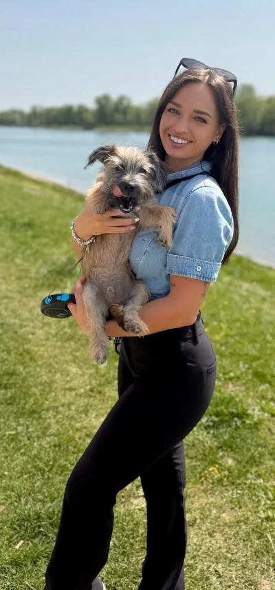 Poglejte to reakcijo! Kaja Casar ni mogla verjeti, ko je videla Mila – psičkova nova frizura je ukradla šov!