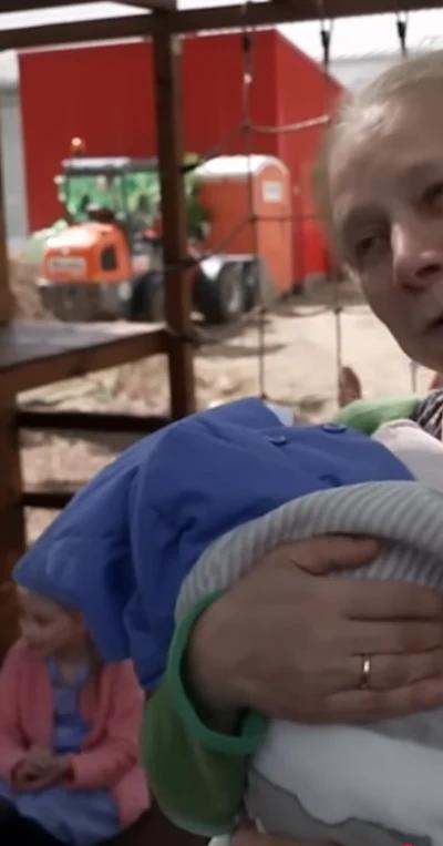 RODILA PRI 66! Svet v šoku: deseti otrok in življenje, ki ruši vsa pravila!