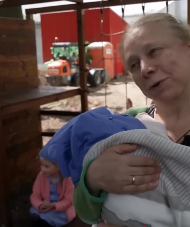 RODILA PRI 66! Svet v šoku: deseti otrok in življenje, ki ruši vsa pravila!