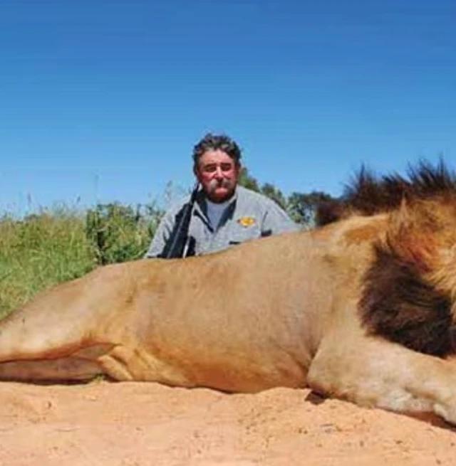 Ameriški milijonar z ulovljenim levom