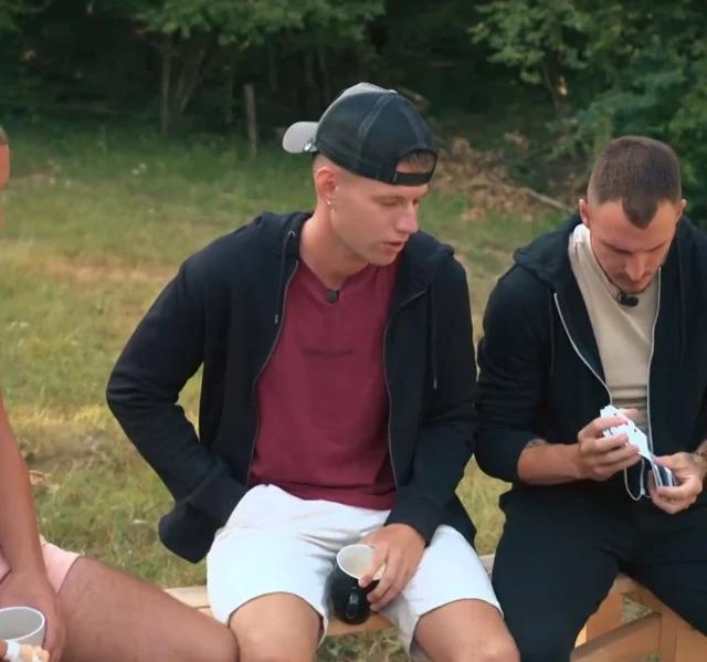 Se na Kmetiji kuha nekaj velikega? Ena poteza sprožila val ugibanj…