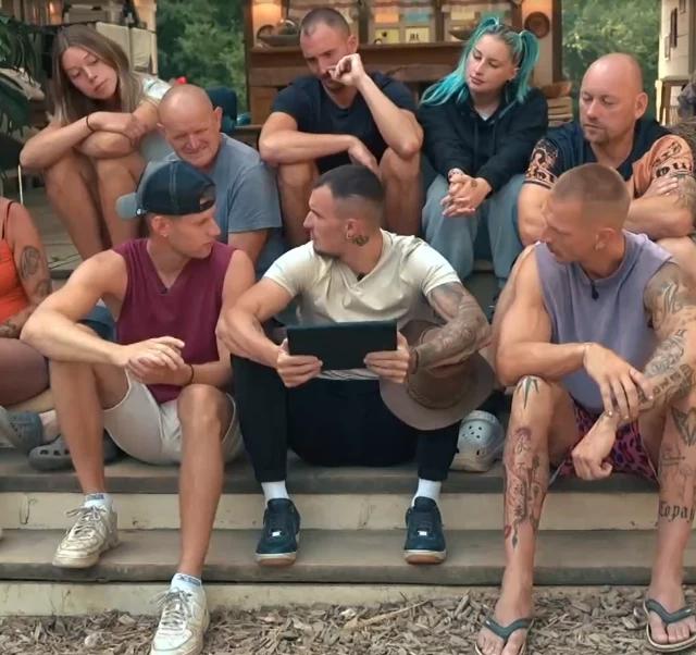 Se na Kmetiji kuha velika izdaja? Ena poteza po Gregorjevem odhodu razkrila več, kot bi smela!