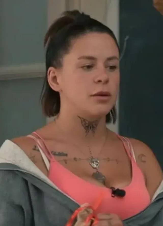 POGLEJTE, kaj je razkrila Urška Gross: zaradi hčerke javno spregovorila o temni plati družbenih omrežij!