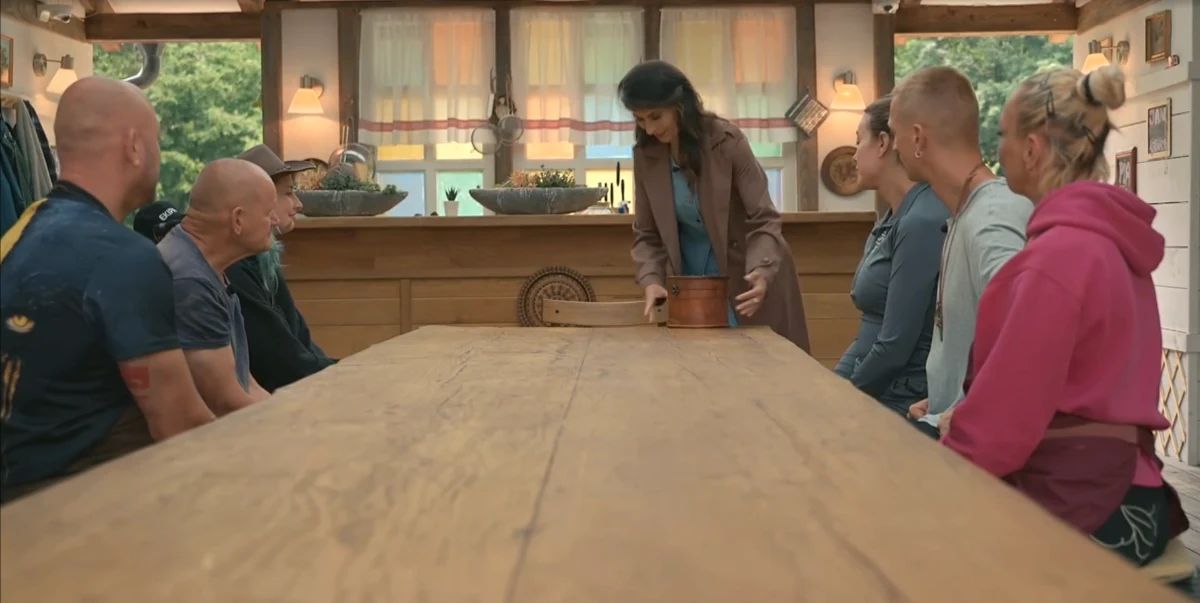 Tekmovalce je obiskala voditeljica Natalija /VOYO posnetek zaslona