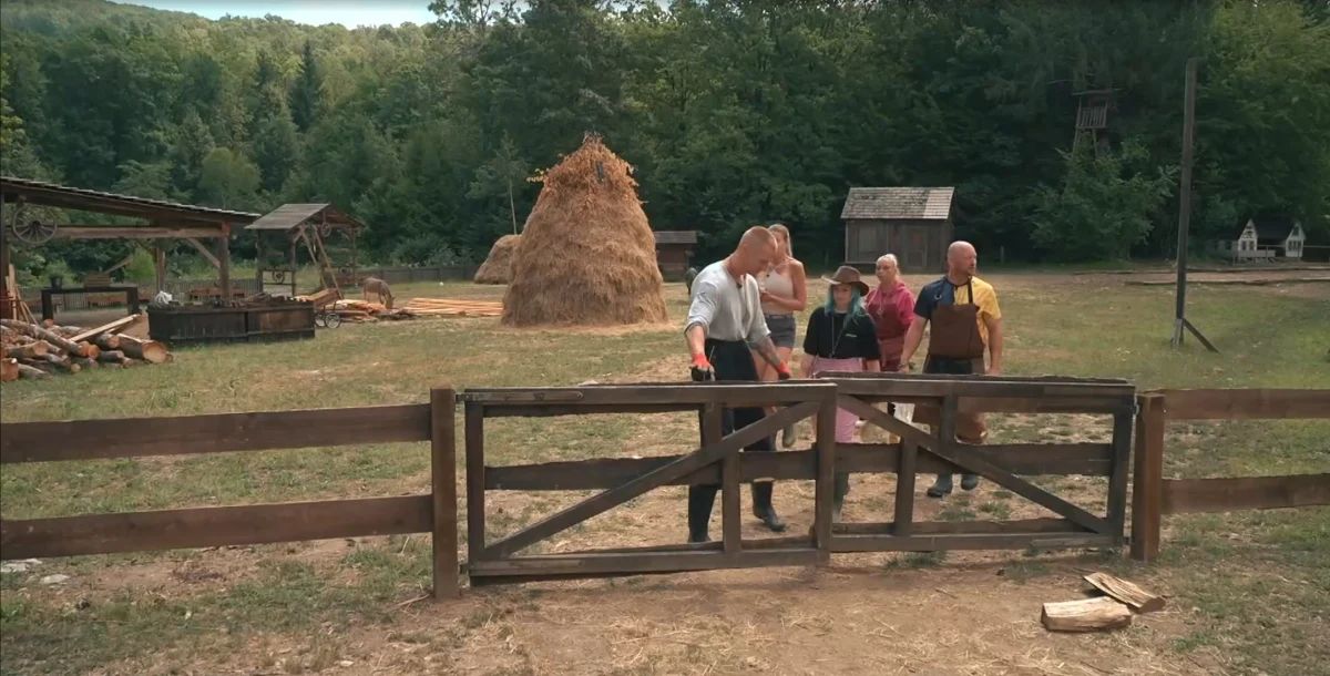 Tekmovalci pridejo pred njivo/VOYO posnetek zaslona