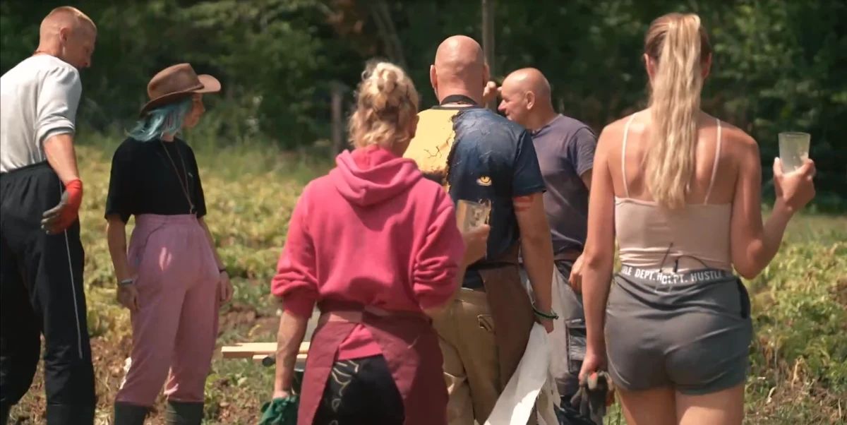 Tekmovalci v šovu ne verjamejo drug drugemu/VOYO posnetek zaslona