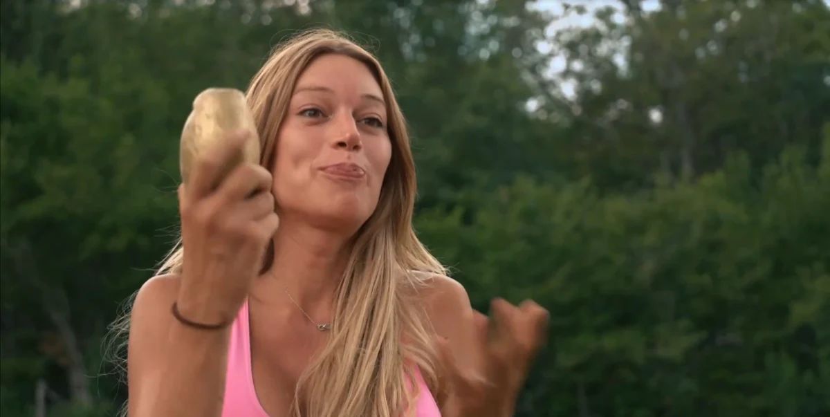 Pia z zlatim krompirjem/VOYO posnetek zaslona