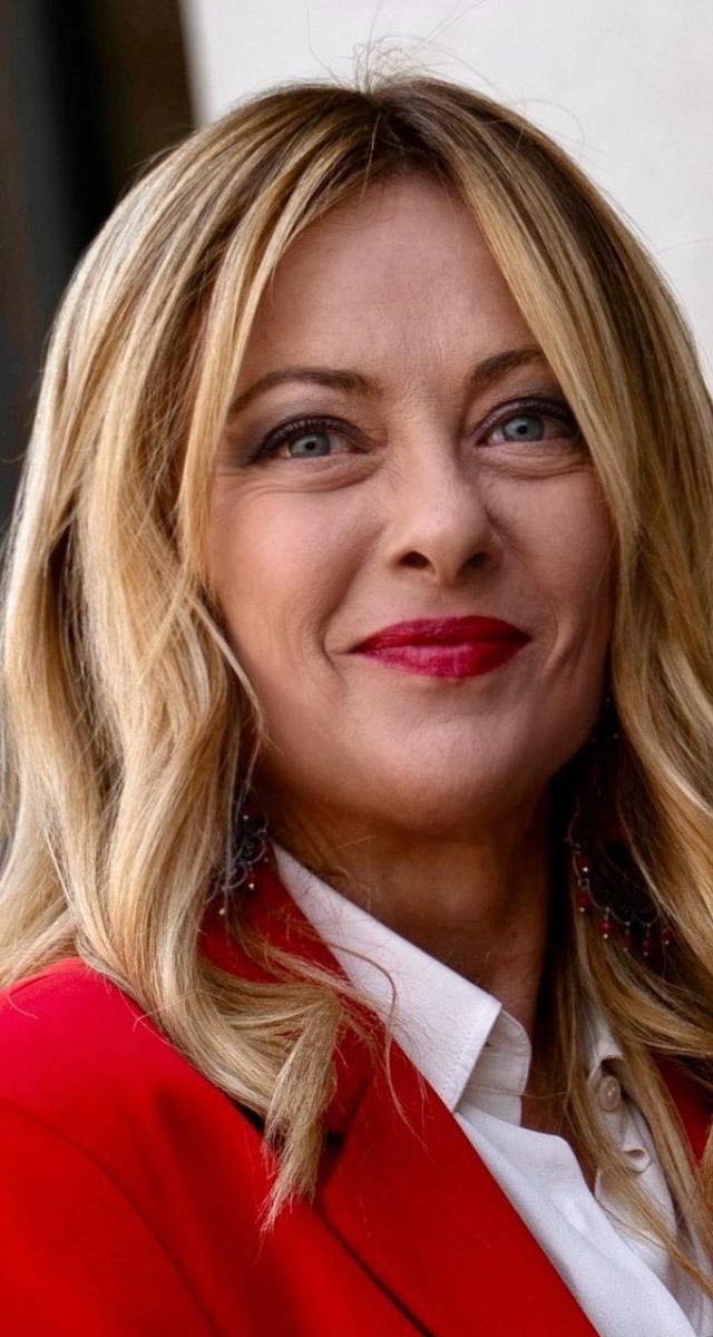 Italijanska premierka Giorgia Meloni udarila nazaj zaradi njenih AI fotografij v spodnjem perilu – “Vsaj polepšali so me!”