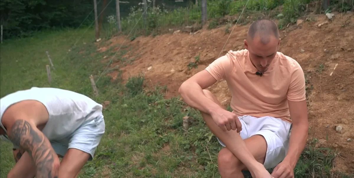Spor med bratoma Janom in Žanom razkriva razpad zavezništva - Voyo/posnetek zaslona